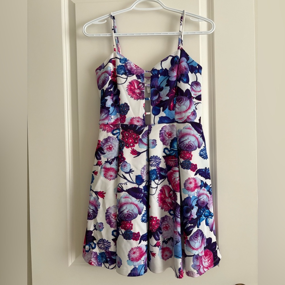 Streetwear Society Floral Print Spaghetti Stap Dress